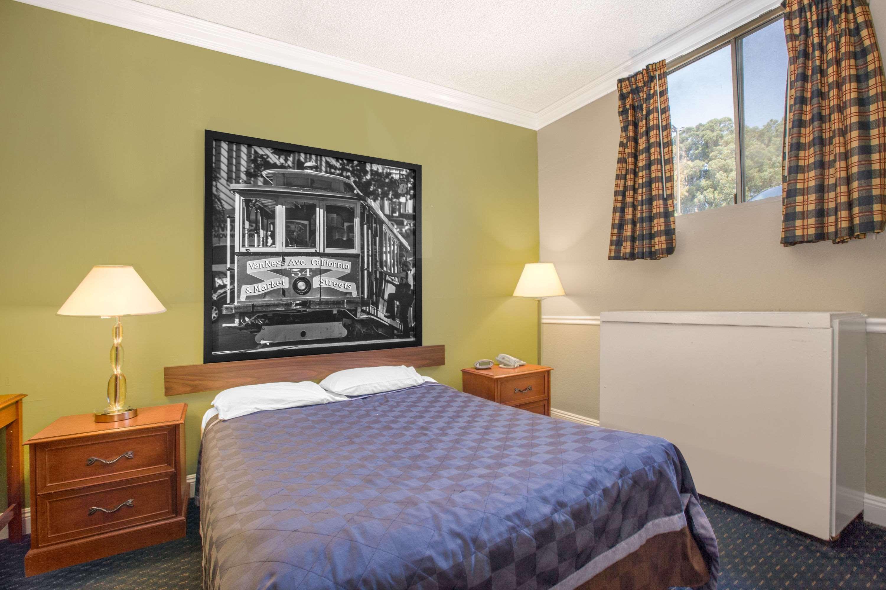 Super 8 By Wyndham Hayward Downtown Motel Castro Valley Dış mekan fotoğraf
