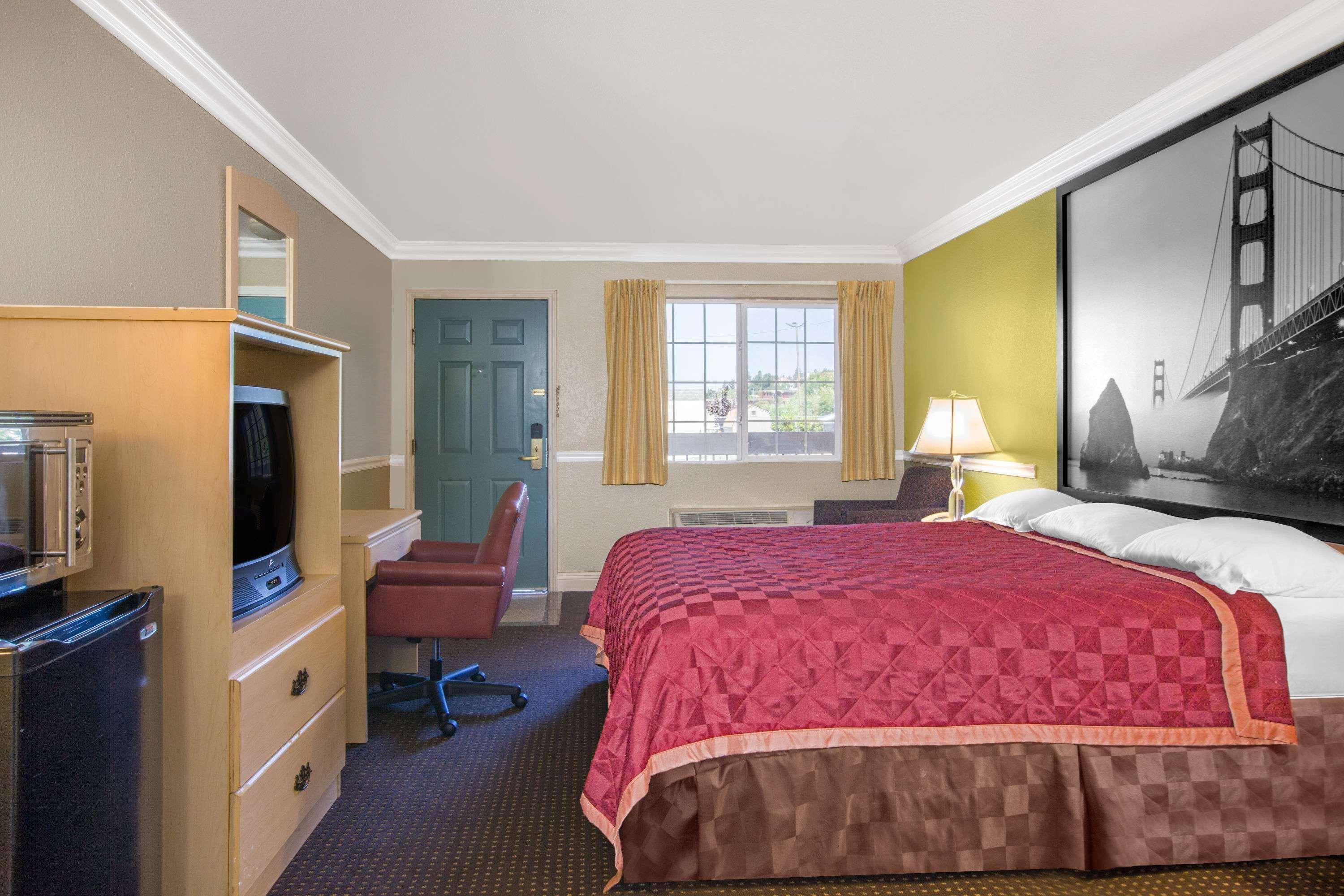 Super 8 By Wyndham Hayward Downtown Motel Castro Valley Dış mekan fotoğraf