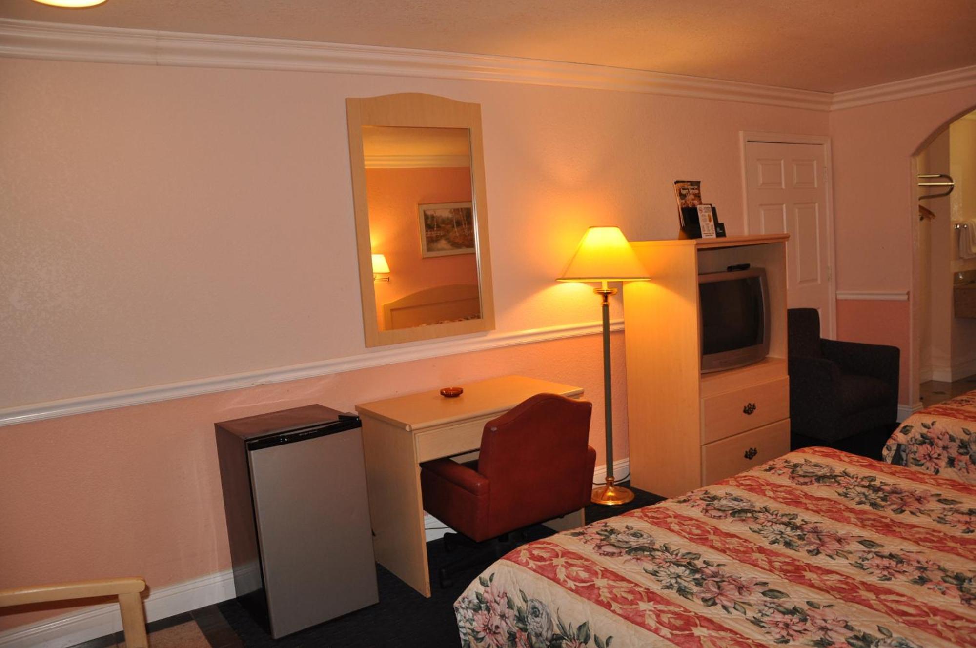 Super 8 By Wyndham Hayward Downtown Motel Castro Valley Dış mekan fotoğraf