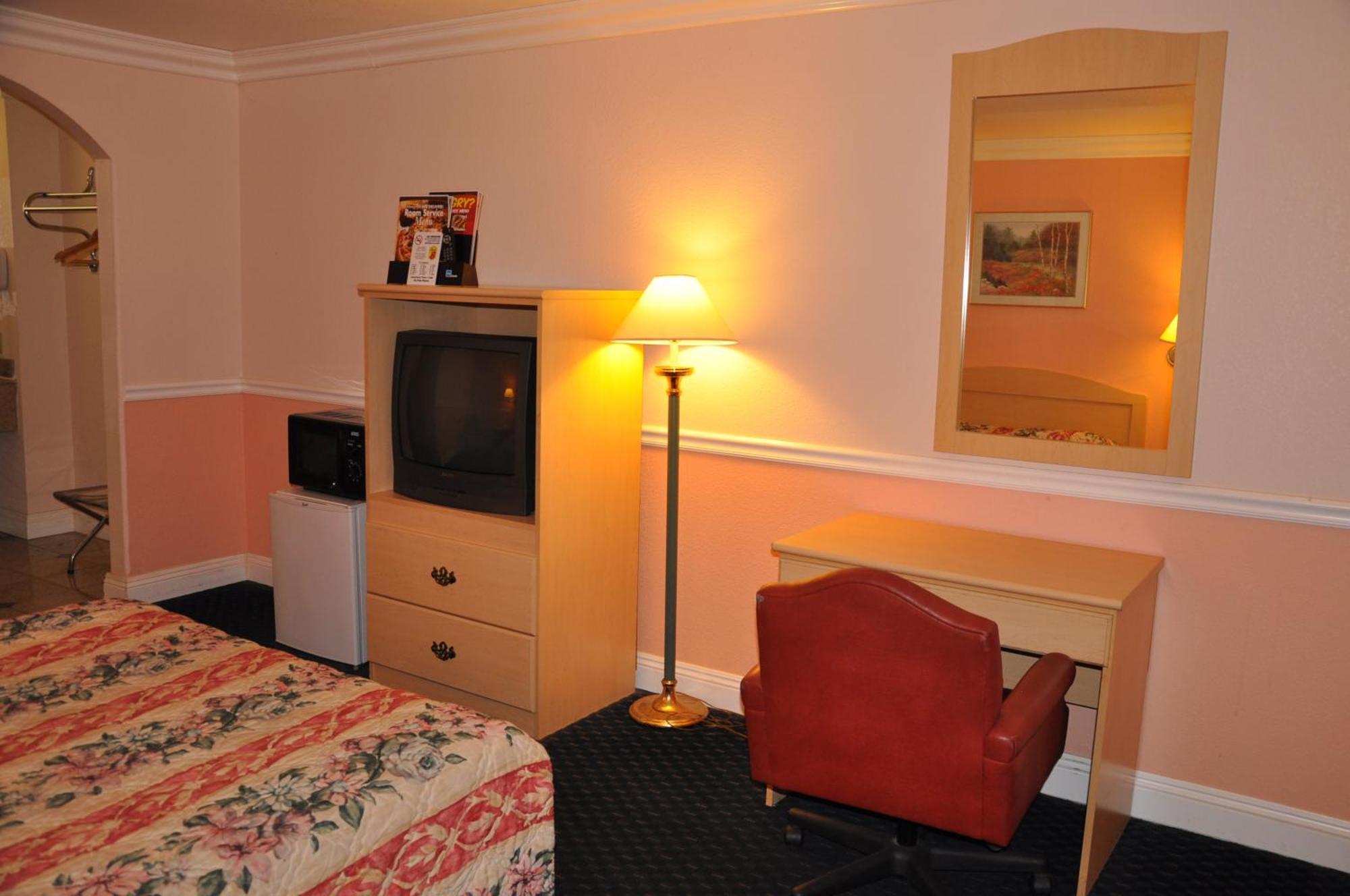 Super 8 By Wyndham Hayward Downtown Motel Castro Valley Dış mekan fotoğraf