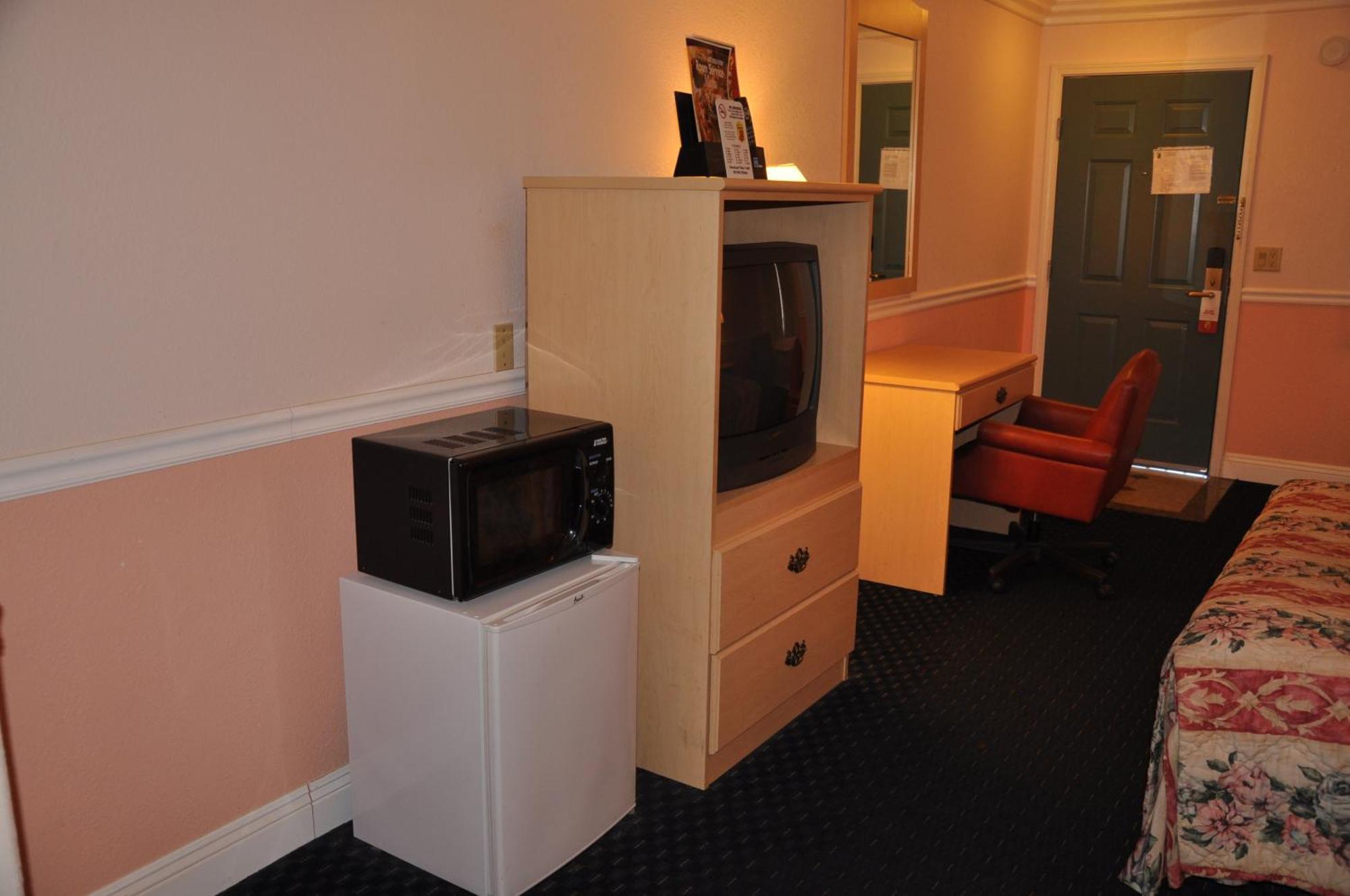 Super 8 By Wyndham Hayward Downtown Motel Castro Valley Dış mekan fotoğraf