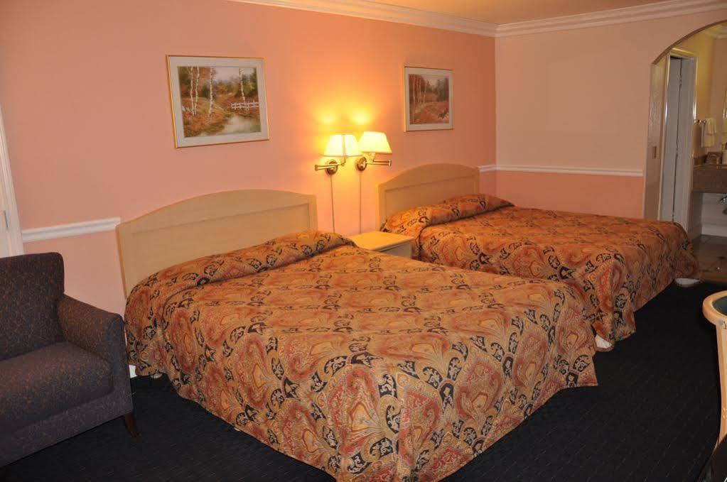 Super 8 By Wyndham Hayward Downtown Motel Castro Valley Dış mekan fotoğraf