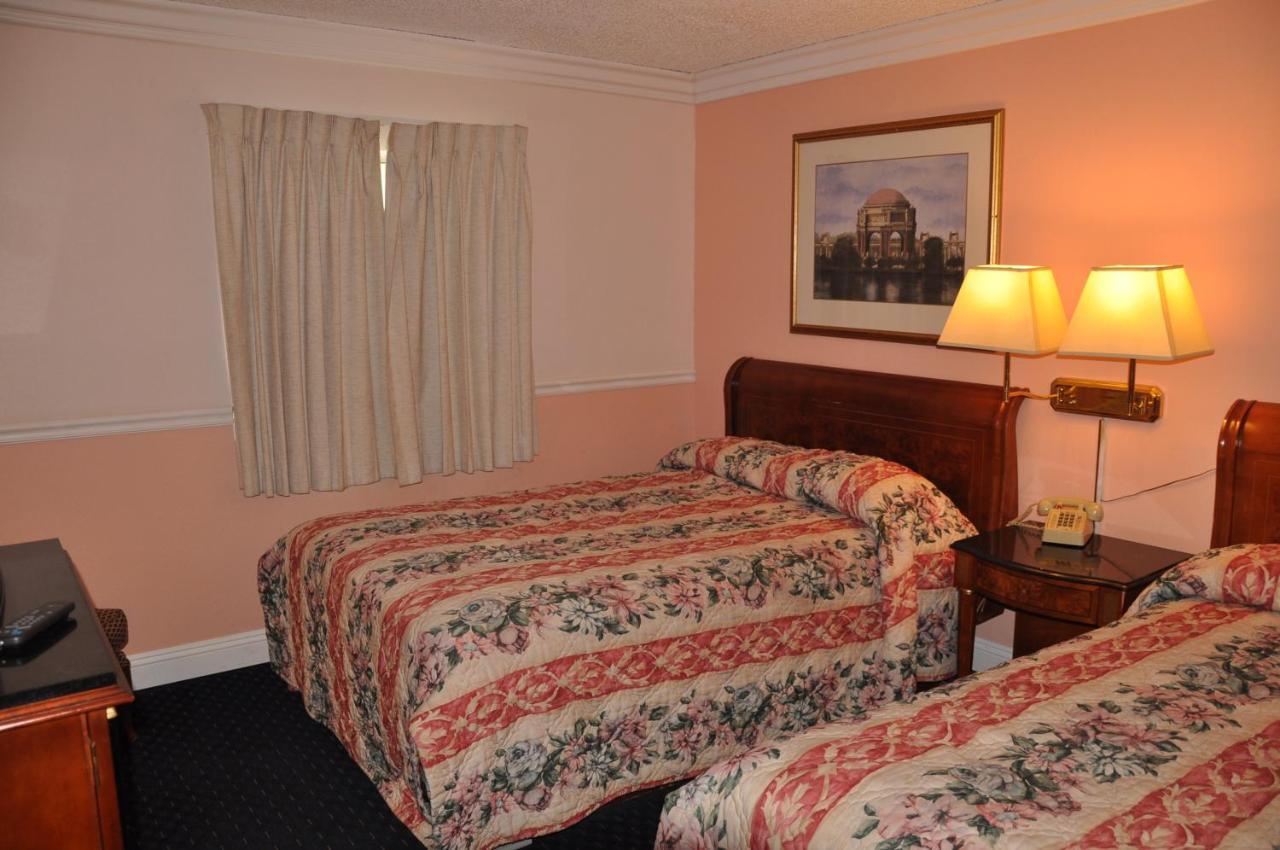 Super 8 By Wyndham Hayward Downtown Motel Castro Valley Oda fotoğraf